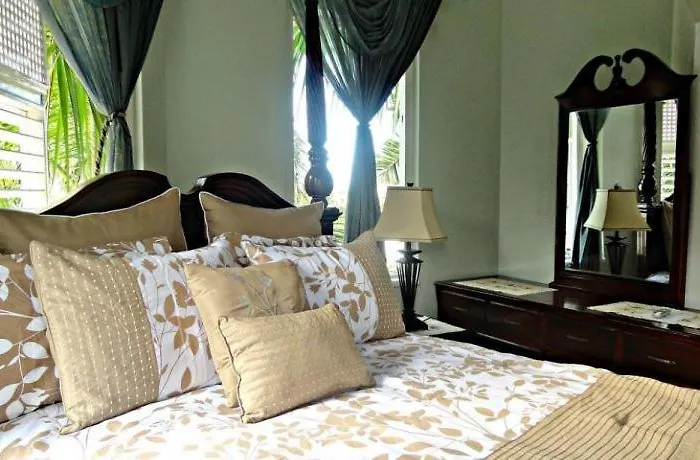 Private 2 Bedroom Beachfront Penthouse Ocho Rios, Jamaica Apartamento