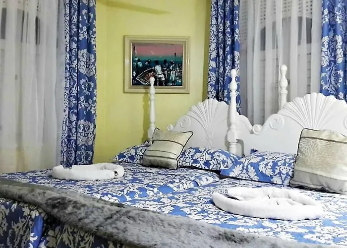 Private 2 Bedroom Beachfront Penthouse Ocho Rios, Jamaica Apartamento